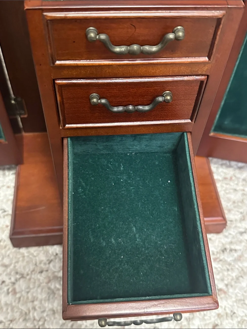 Bombay Vintage Jewelry Box  Color, Cherry Brown